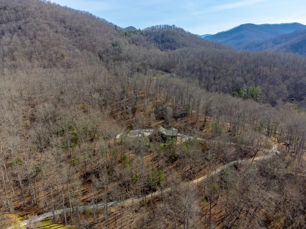 Hawks Nest Ridge Cullowhee, NC 28723
