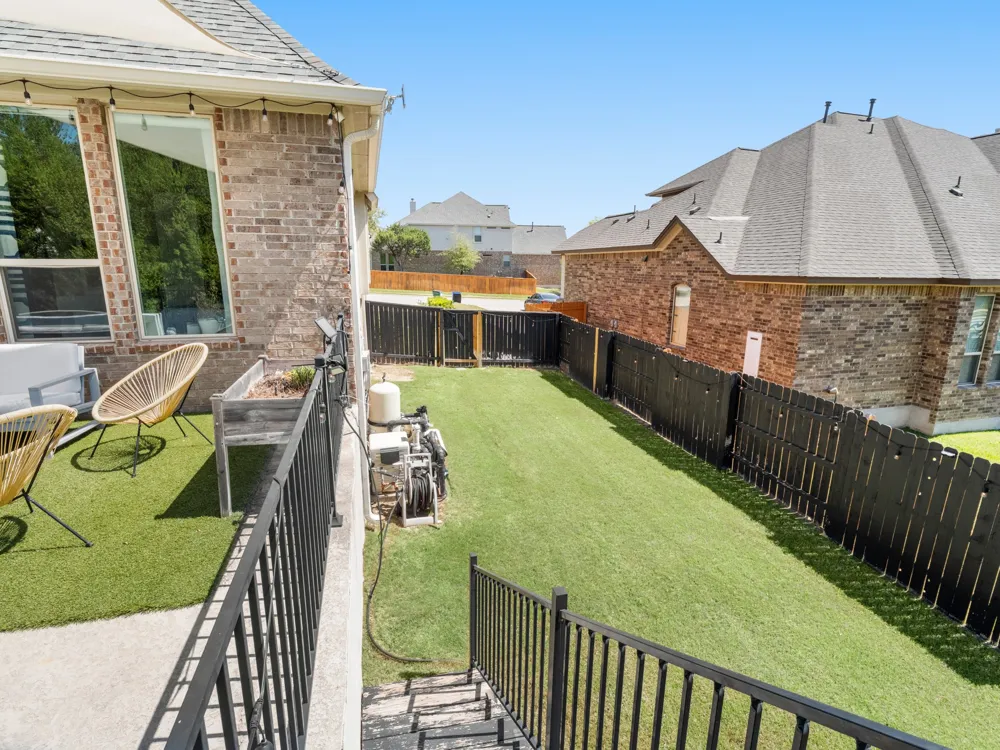 5304 Via Besso Drive Bee Cave, TX 78738