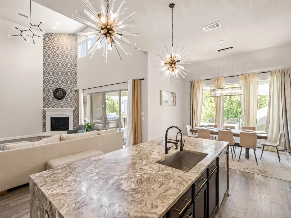 5304 Via Besso Drive Bee Cave, TX 78738