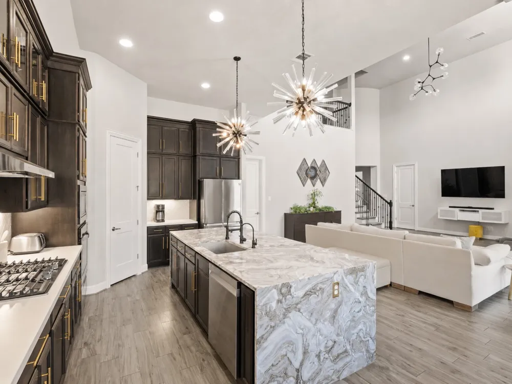 5304 Via Besso Drive Bee Cave, TX 78738