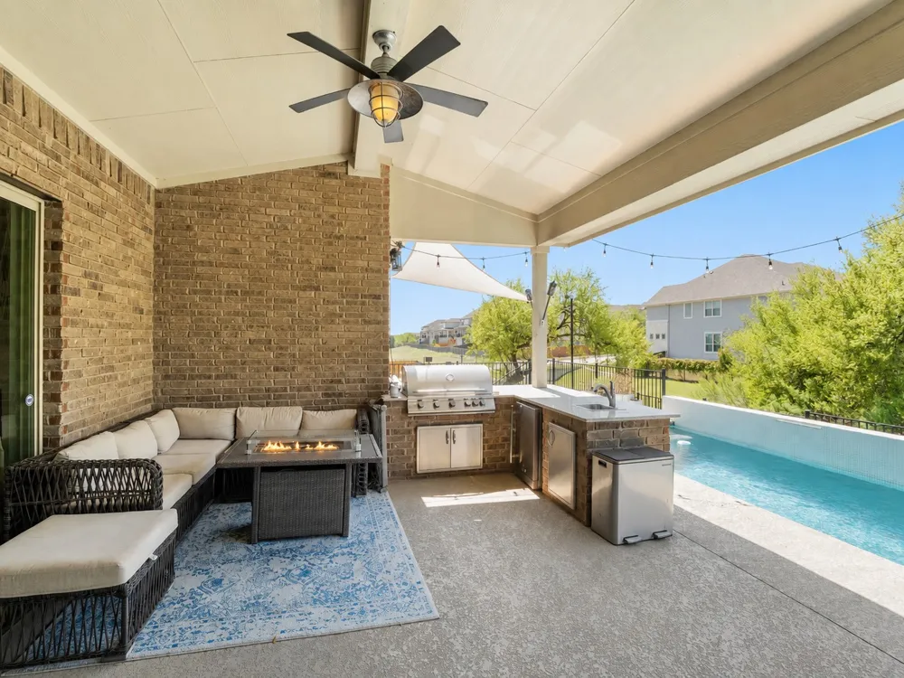 5304 Via Besso Drive Bee Cave, TX 78738