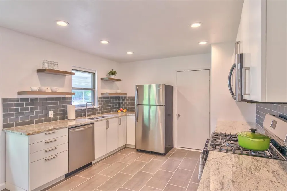 8107 Lazy Lane Austin, TX 78757