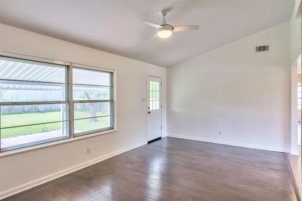 8107 Lazy Lane Austin, TX 78757