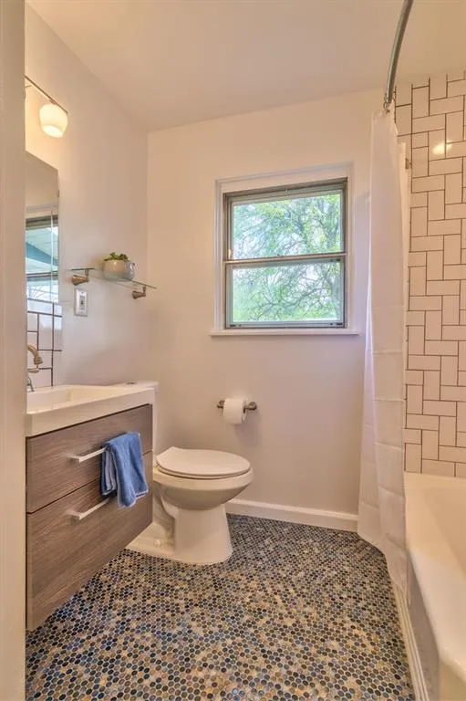 8107 Lazy Lane Austin, TX 78757