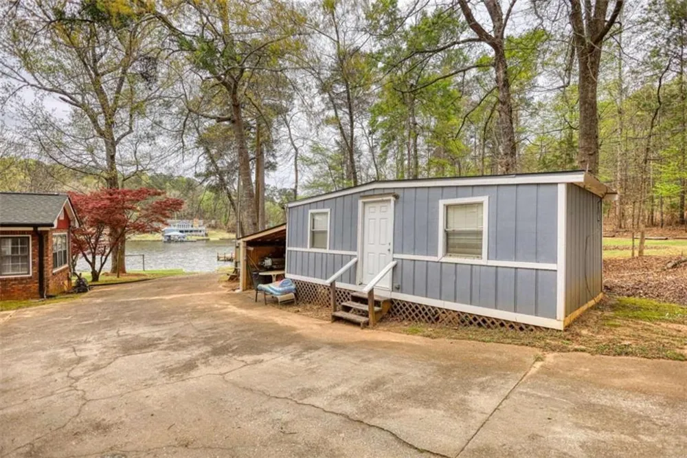 1665 County Line Ext Mansfield, GA 30055