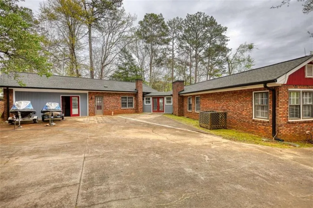 1665 County Line Ext Mansfield, GA 30055