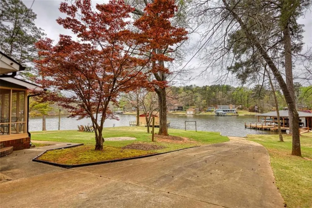 1665 County Line Ext Mansfield, GA 30055