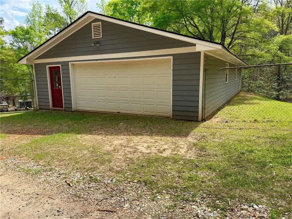 1665 County Line Ext Mansfield, GA 30055