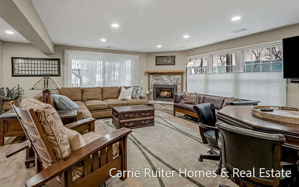 16919 Landing Lane Spring Lake, MI 49456