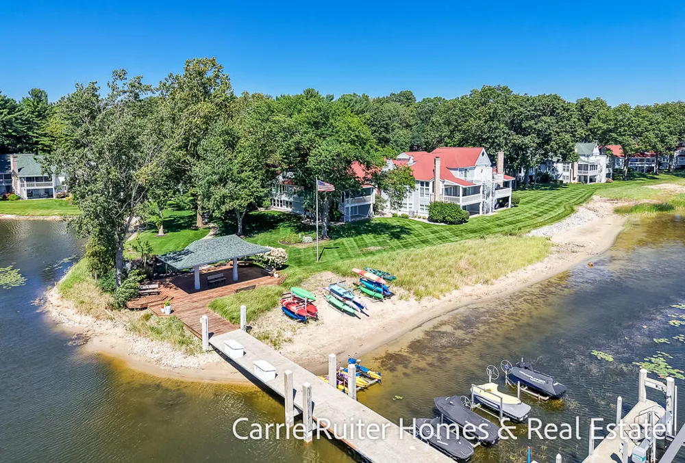 16919 Landing Lane Spring Lake, MI 49456