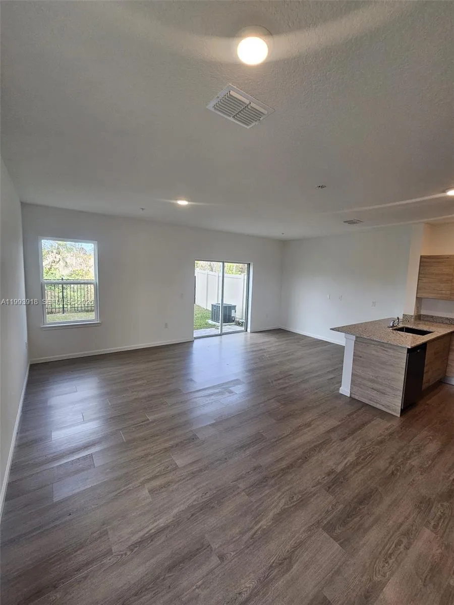 1201 SOUTHSTATION PL #101 Orlando, FL 32809