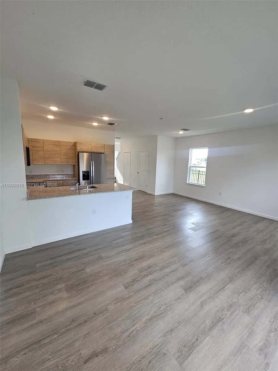 1201 SOUTHSTATION PL #101 Orlando, FL 32809
