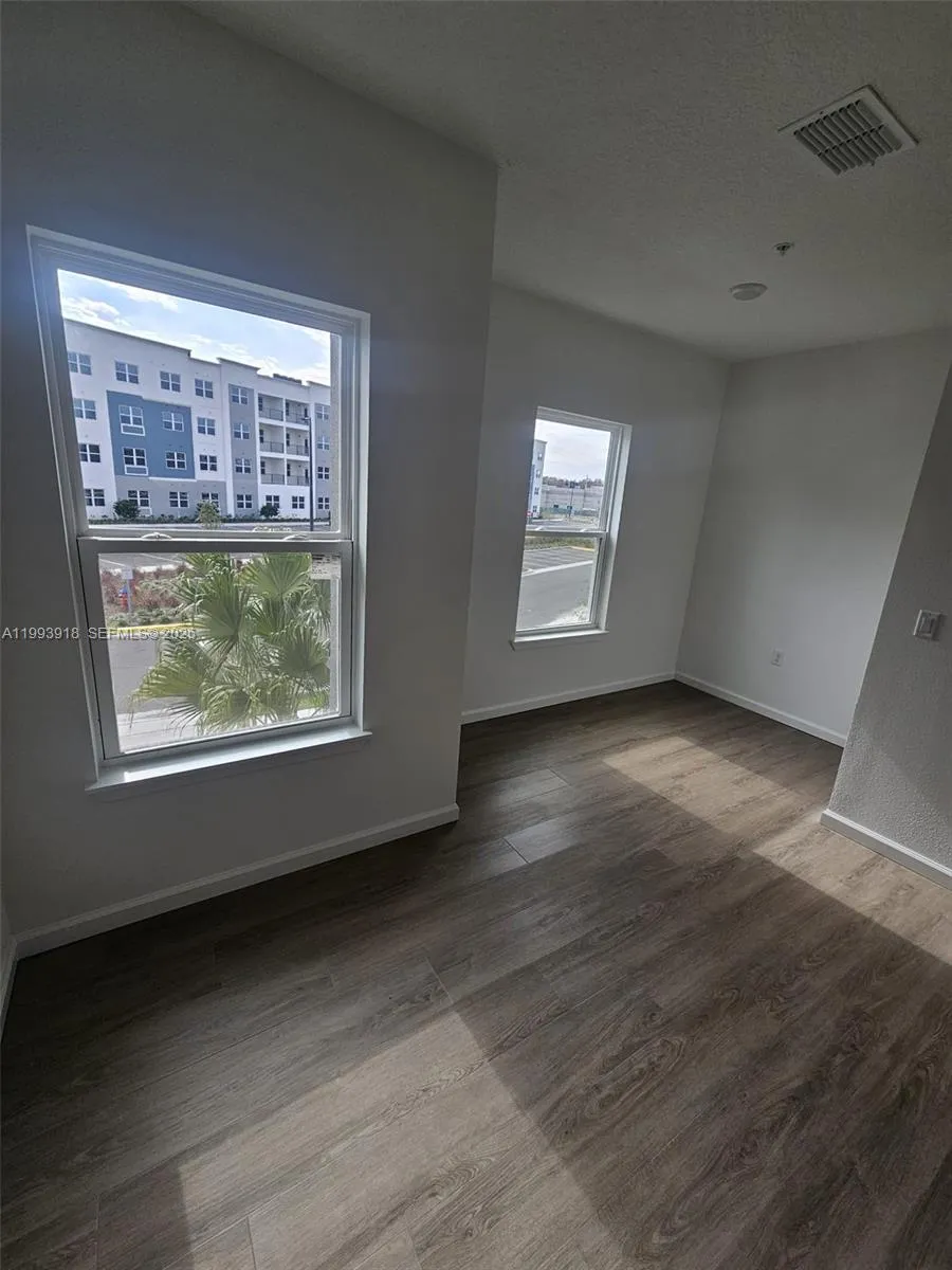 1201 SOUTHSTATION PL #101 Orlando, FL 32809