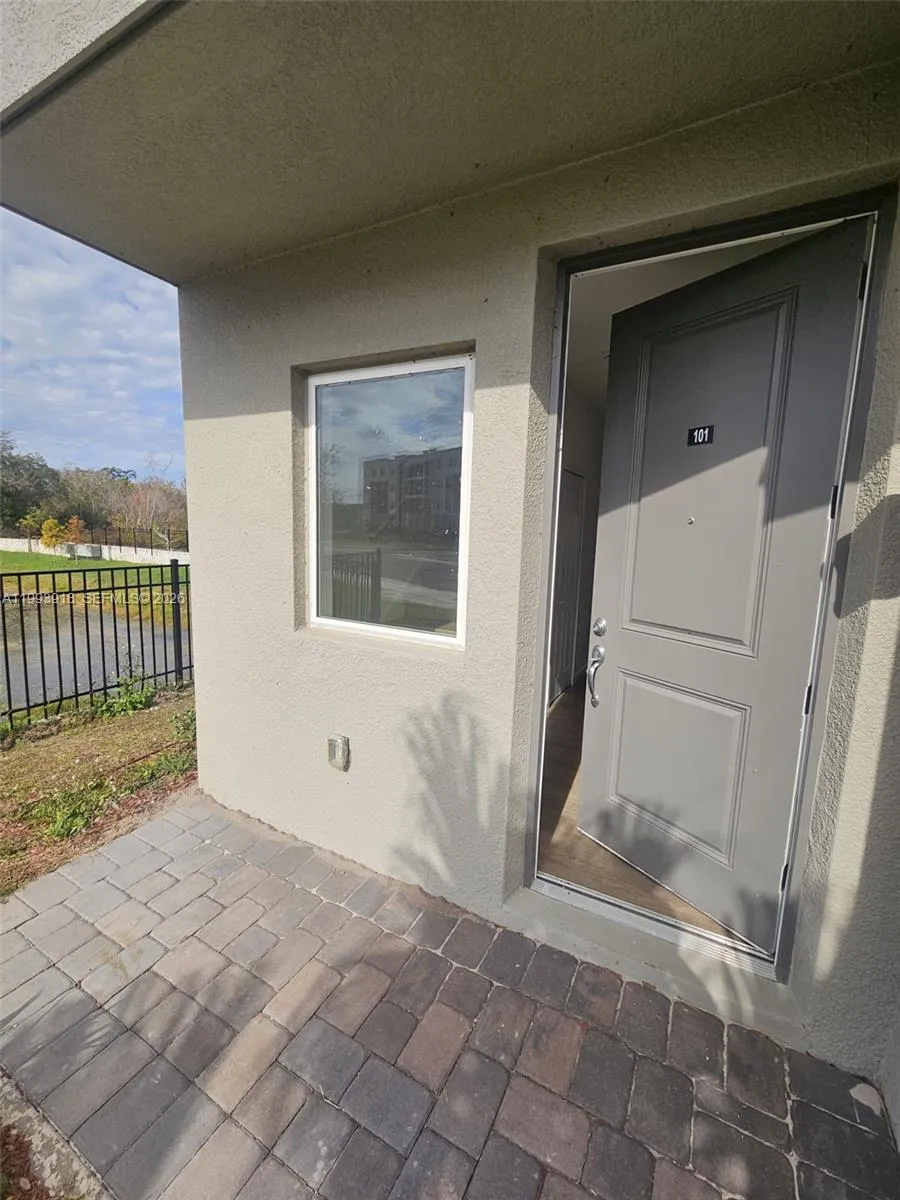 1201 SOUTHSTATION PL #101 Orlando, FL 32809
