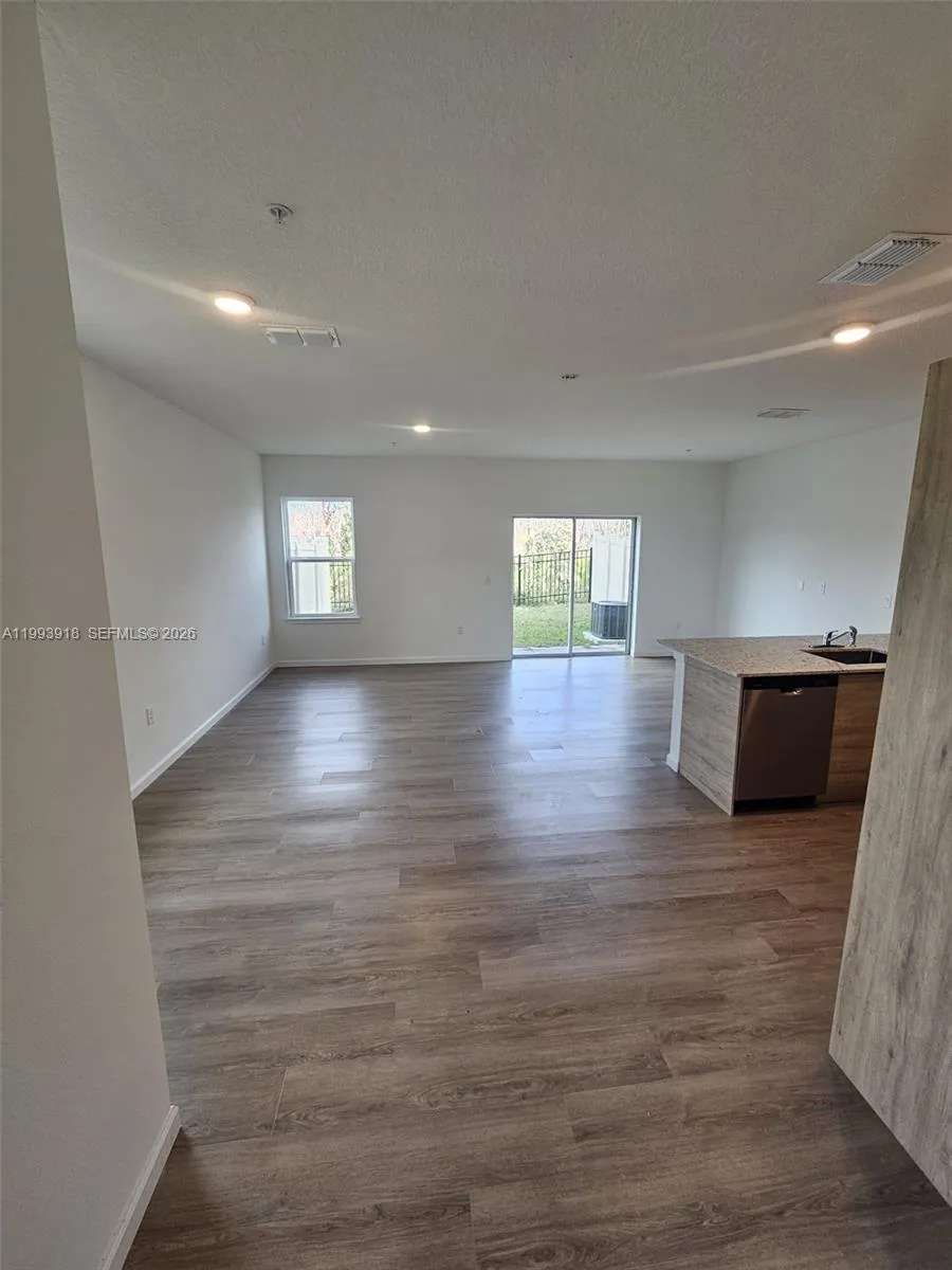 1201 SOUTHSTATION PL #101 Orlando, FL 32809