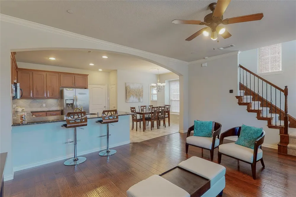 2556 Sarah Lane Lewisville, TX 75056