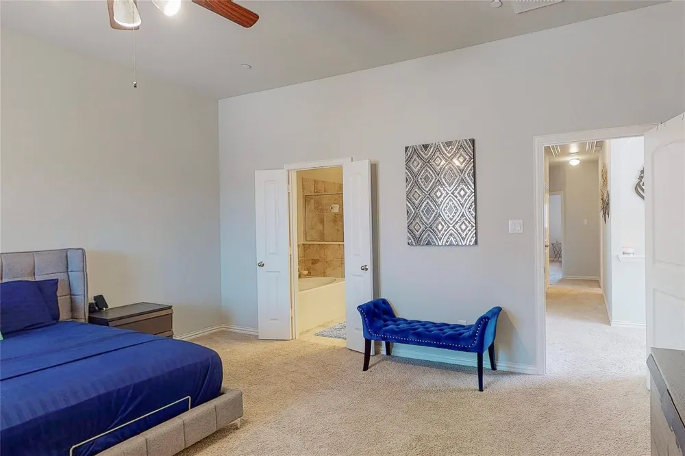 2556 Sarah Lane Lewisville, TX 75056