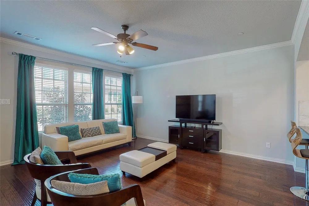 2556 Sarah Lane Lewisville, TX 75056