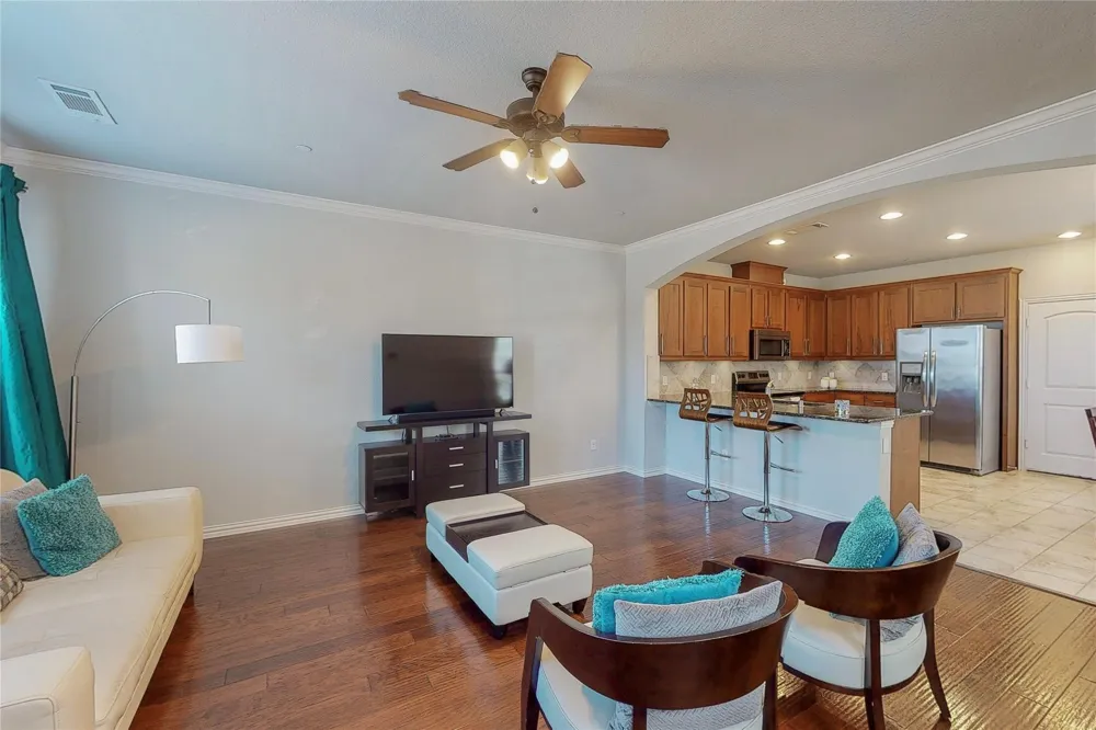 2556 Sarah Lane Lewisville, TX 75056