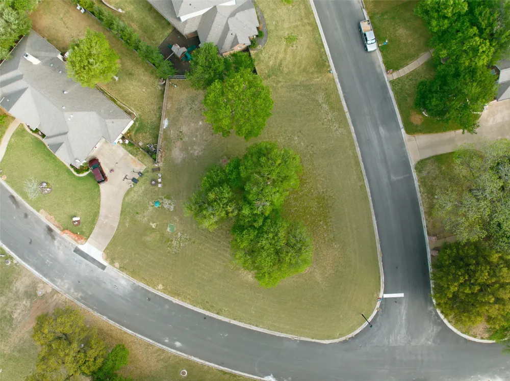 1 Covington Drive Woodway, TX 76712