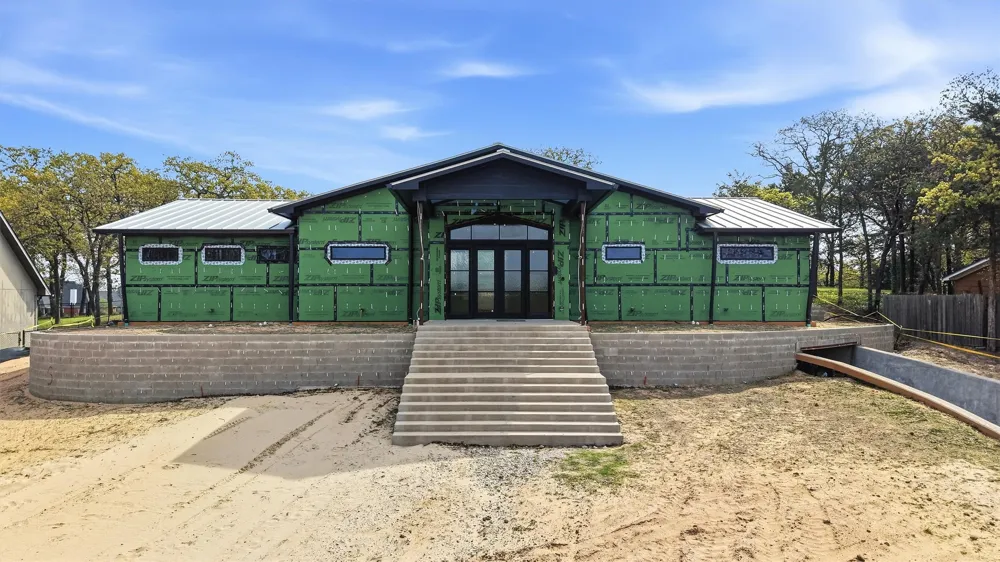 108 Pawnee Trail Lake Kiowa, TX 76240