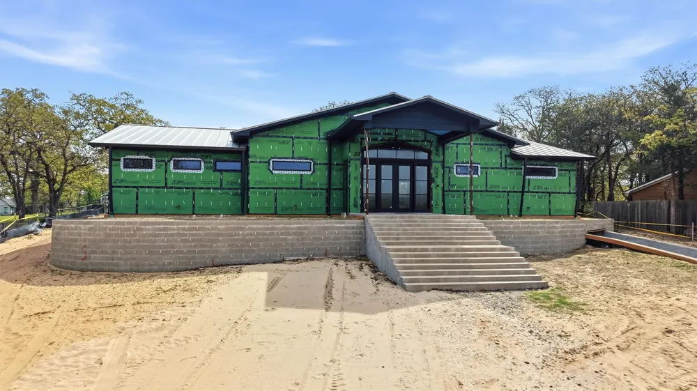 108 Pawnee Trail Lake Kiowa, TX 76240