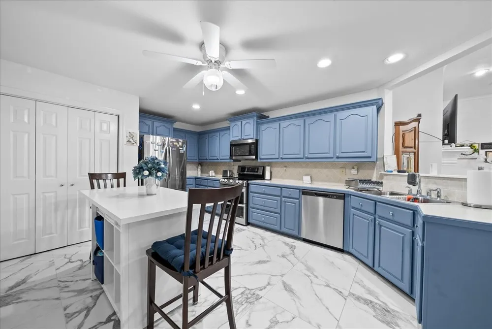 942 Cresthill Drive #20 Cedar Hill, TX 75104