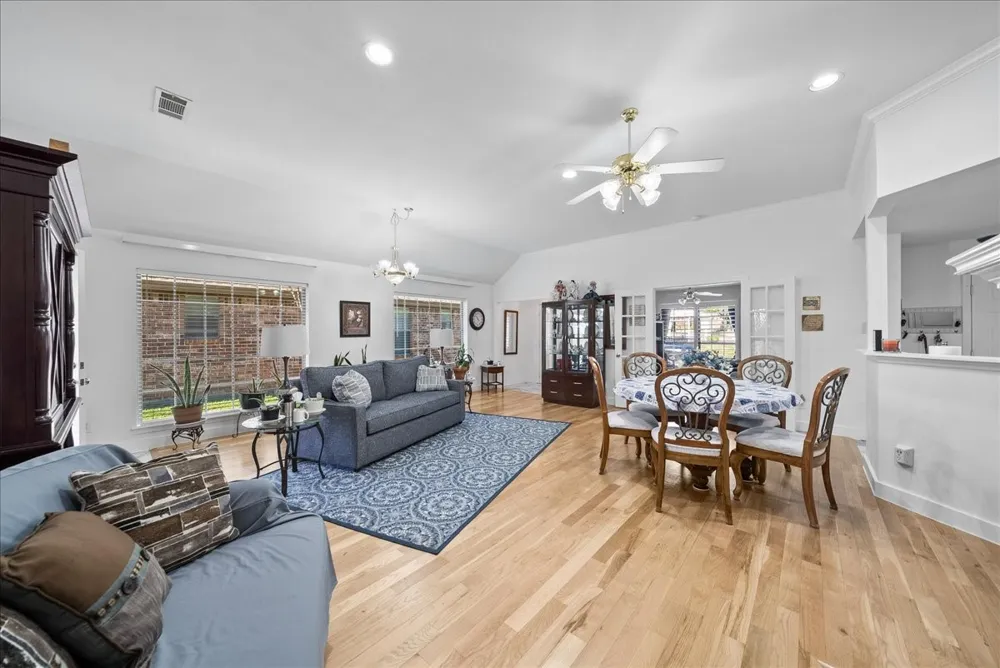 942 Cresthill Drive #20 Cedar Hill, TX 75104