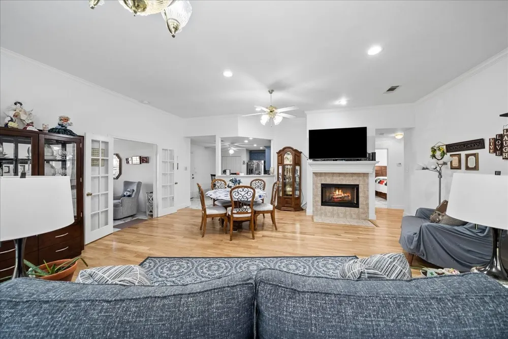942 Cresthill Drive #20 Cedar Hill, TX 75104