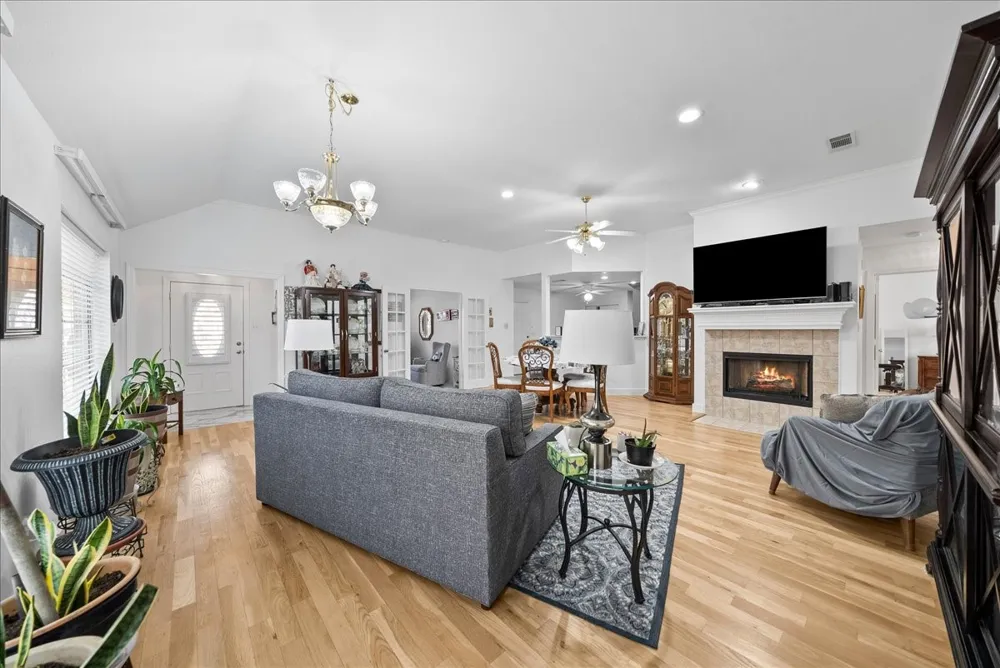 942 Cresthill Drive #20 Cedar Hill, TX 75104