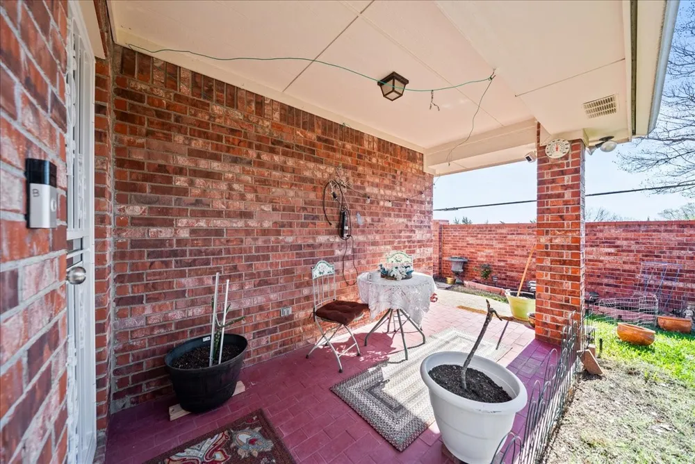 942 Cresthill Drive #20 Cedar Hill, TX 75104