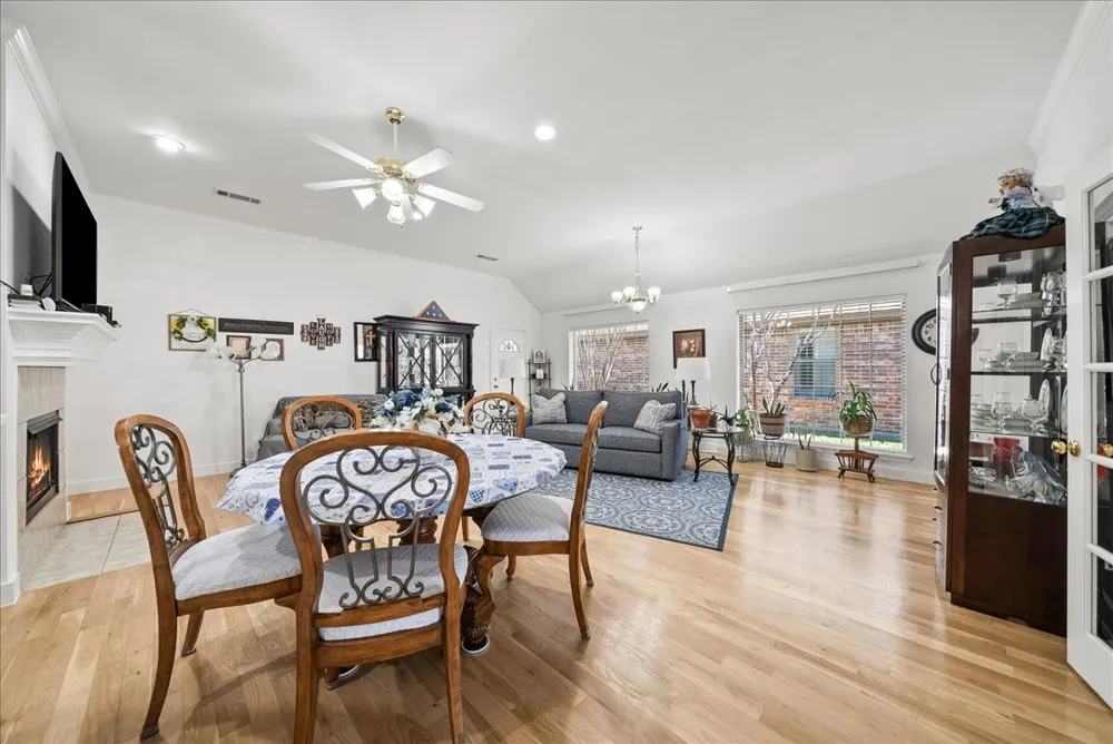 942 Cresthill Drive #20 Cedar Hill, TX 75104