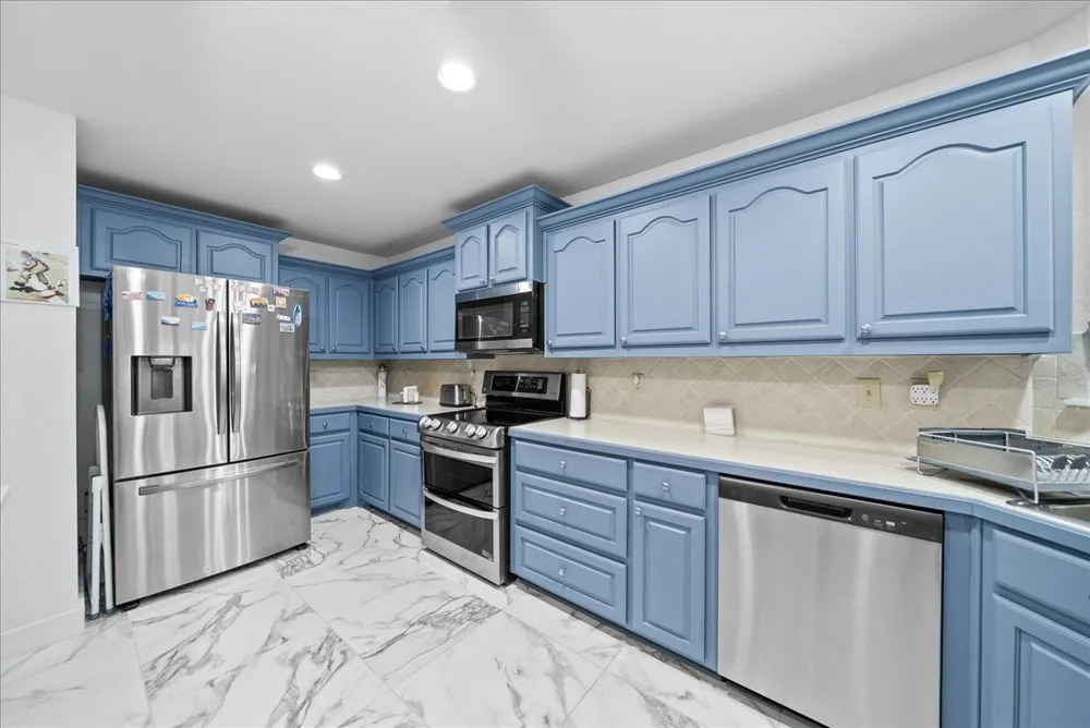 942 Cresthill Drive #20 Cedar Hill, TX 75104