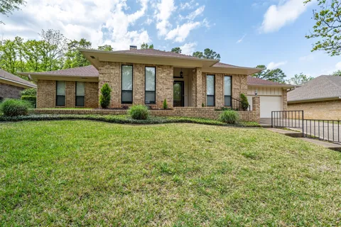 4913 Pine Knoll