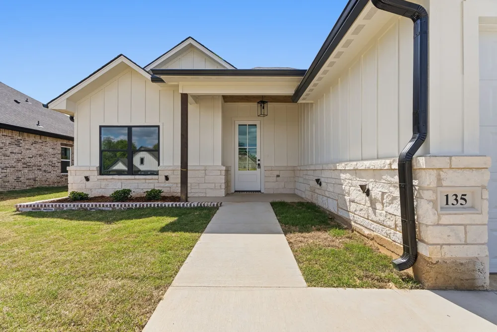 135 Kaul Lane Bullard, TX 75757