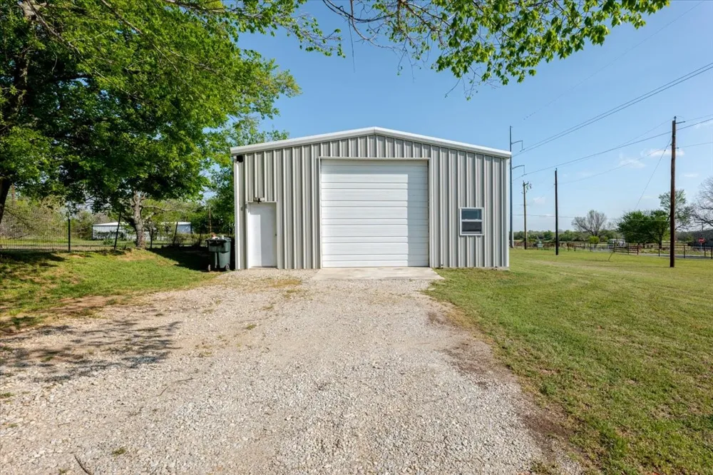 140 Pine Road Poolville, TX 76487
