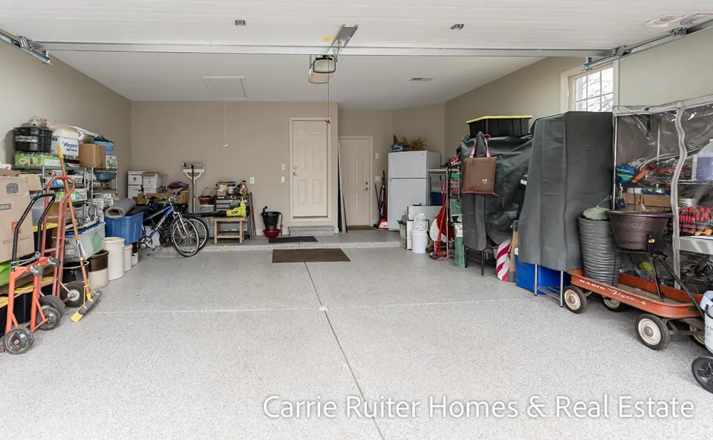 16919 Landing Lane Ferrysburg City, MI 49456
