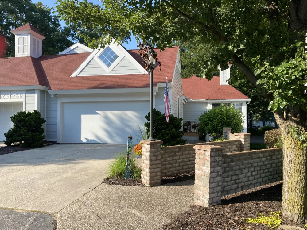 16919 Landing Lane Ferrysburg City, MI 49456