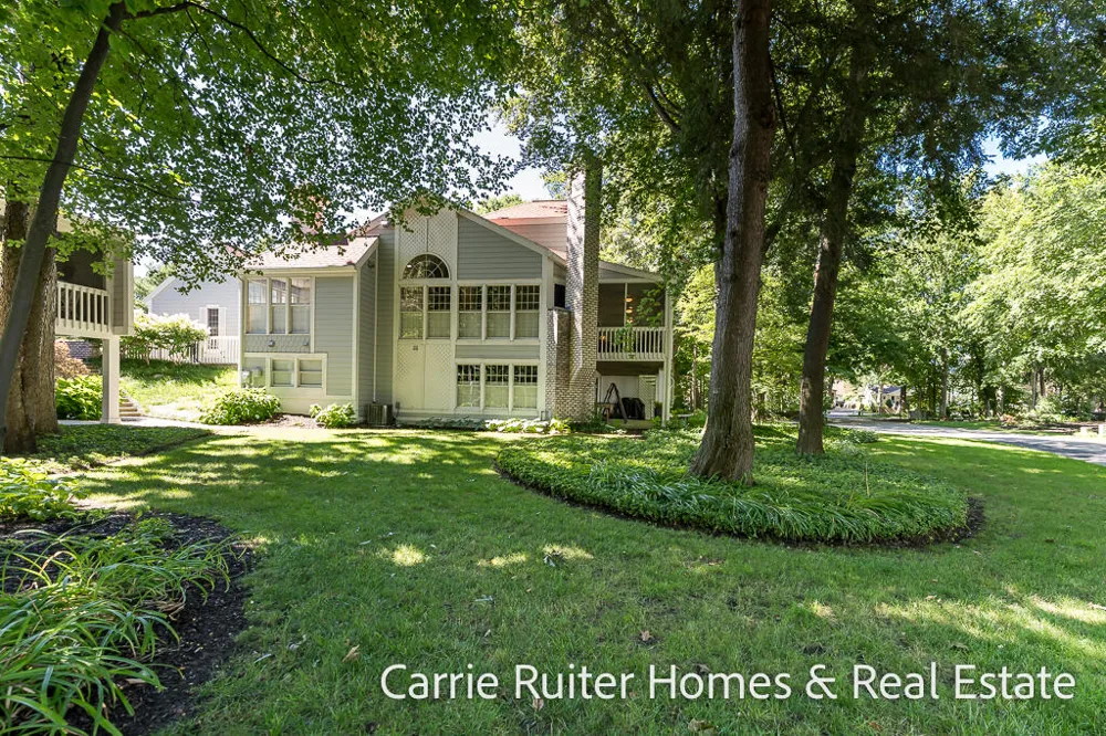 16919 Landing Lane Ferrysburg City, MI 49456