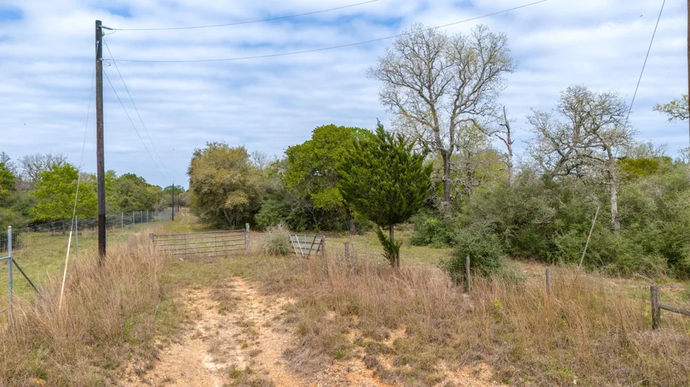 Us Hwy 90a Sheridan, TX 77964