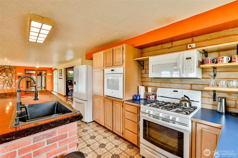 401 Wind Sand Lane W Grayland, WA 98547