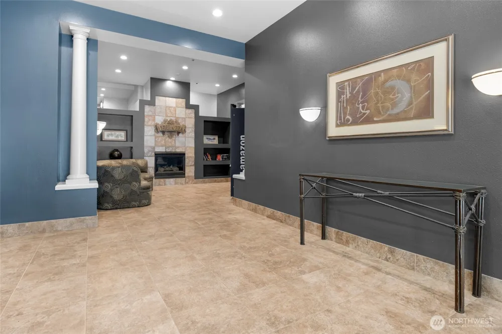 4343 Roosevelt Way NE #401 Seattle, WA 98105