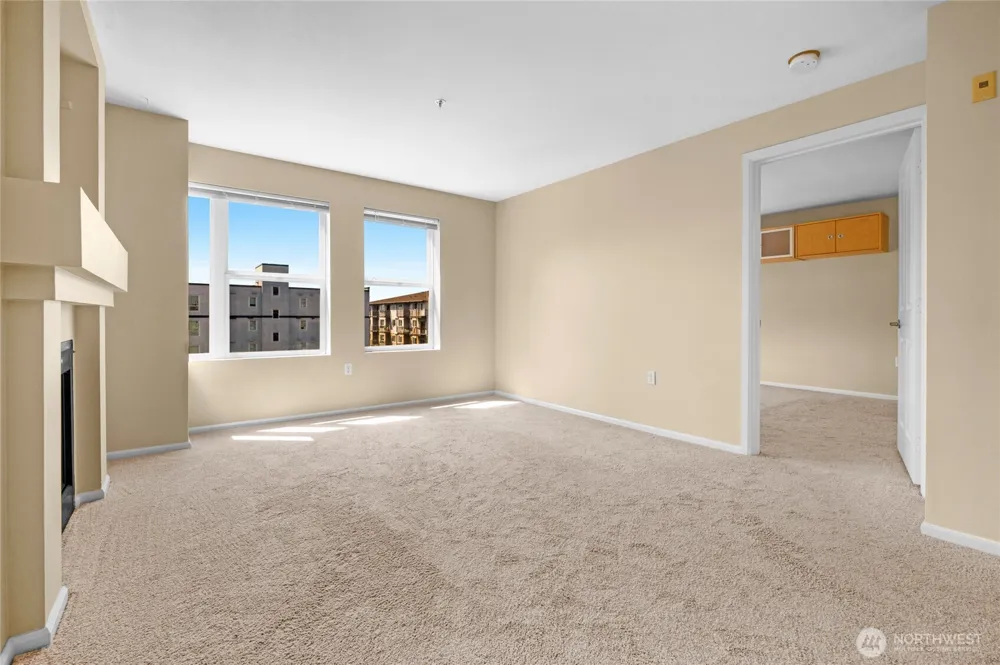 4343 Roosevelt Way NE #401 Seattle, WA 98105