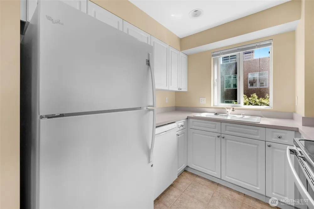 4343 Roosevelt Way NE #401 Seattle, WA 98105
