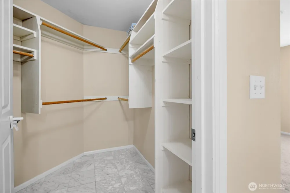 4343 Roosevelt Way NE #401 Seattle, WA 98105