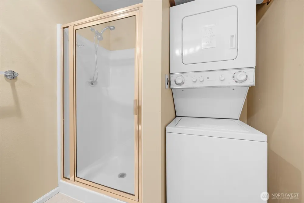 4343 Roosevelt Way NE #401 Seattle, WA 98105