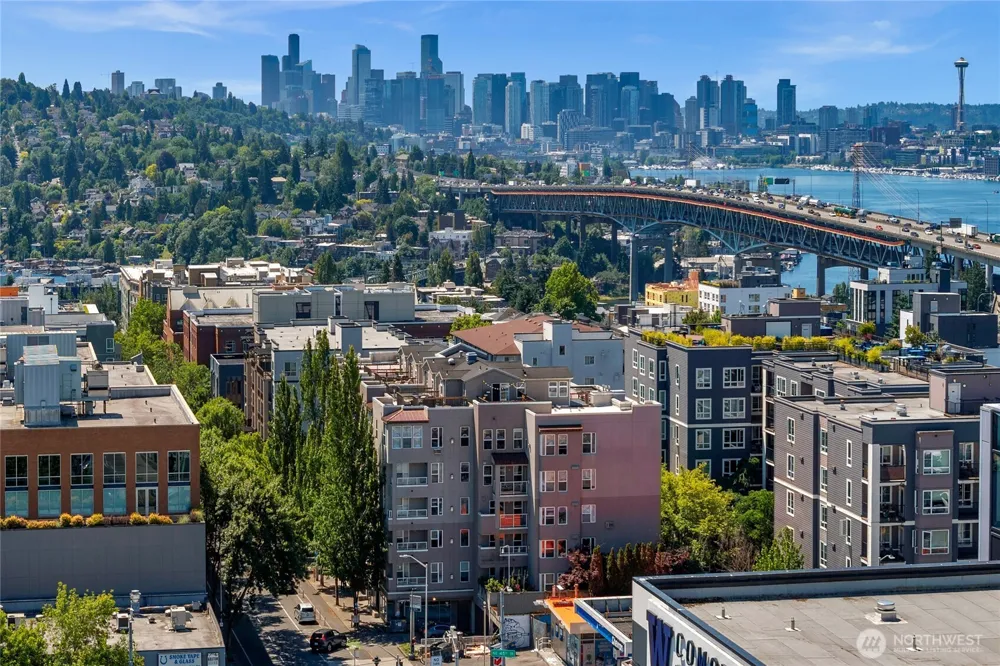 4343 Roosevelt Way NE #401 Seattle, WA 98105