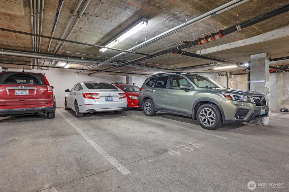 4343 Roosevelt Way NE #401 Seattle, WA 98105