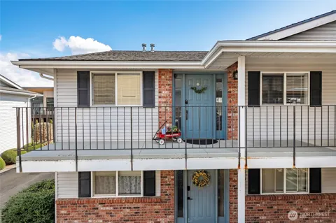 223 Judson  St. Aly #201