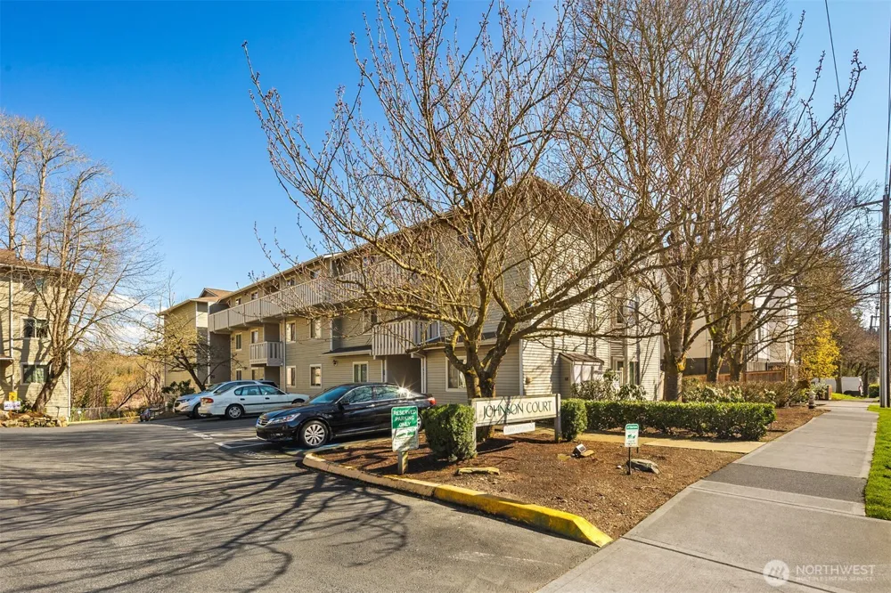 18200 73rd Avenue NE #B103 Kenmore, WA 98028